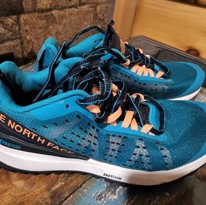 Women's size 5 North Face trail running